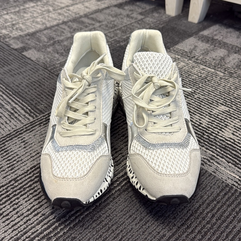 Steve Madden Sneakers - Picture 2 of 4